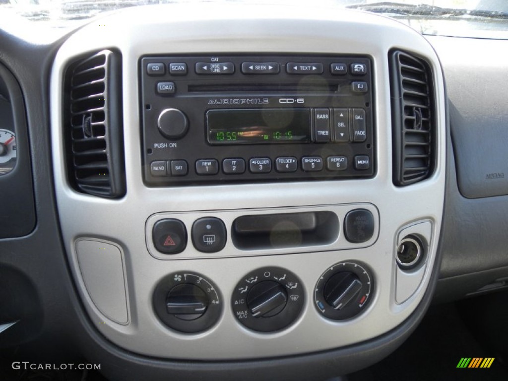 2006 Ford Escape XLT V6 Controls Photo #62408844