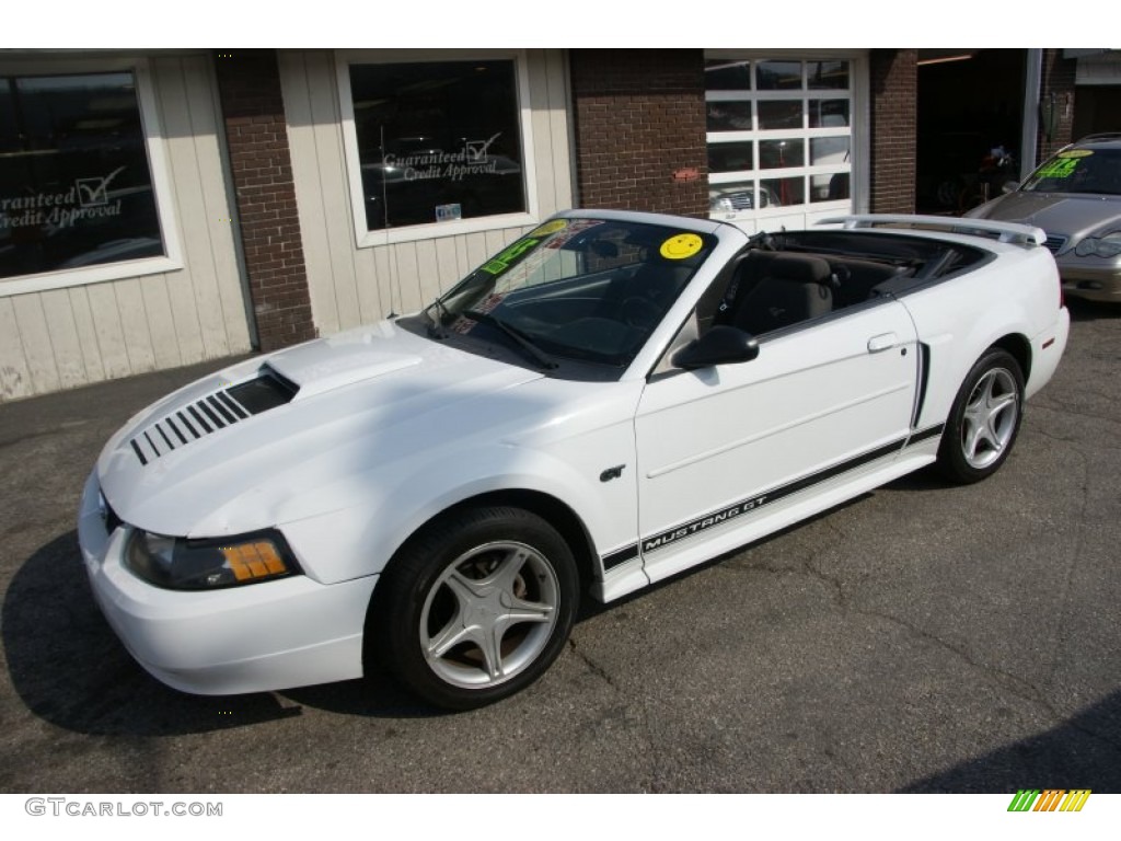 2002 Mustang GT Convertible - Oxford White / Dark Charcoal photo #1