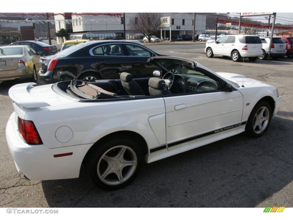 2002 Mustang GT Convertible - Oxford White / Dark Charcoal photo #4
