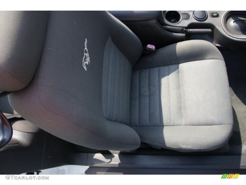 2002 Mustang GT Convertible - Oxford White / Dark Charcoal photo #14