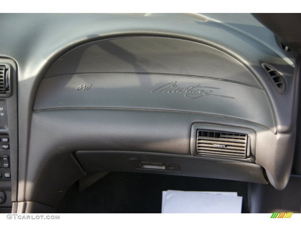 2002 Mustang GT Convertible - Oxford White / Dark Charcoal photo #18