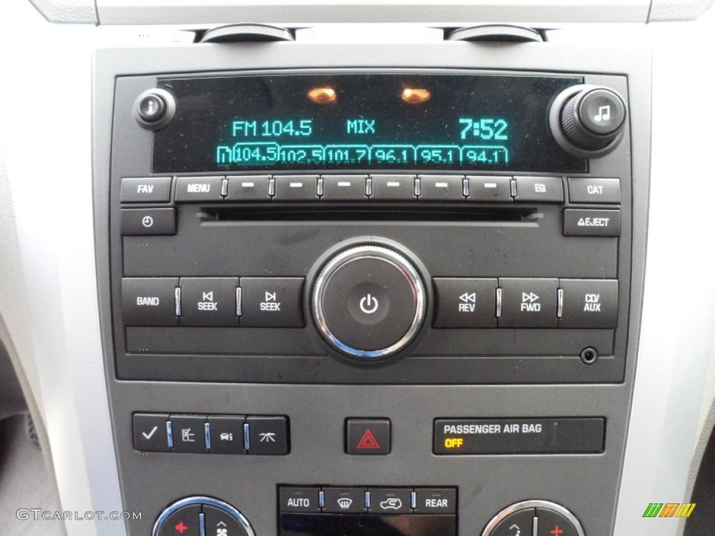 2011 Chevrolet Traverse LT Audio System Photo #62413815