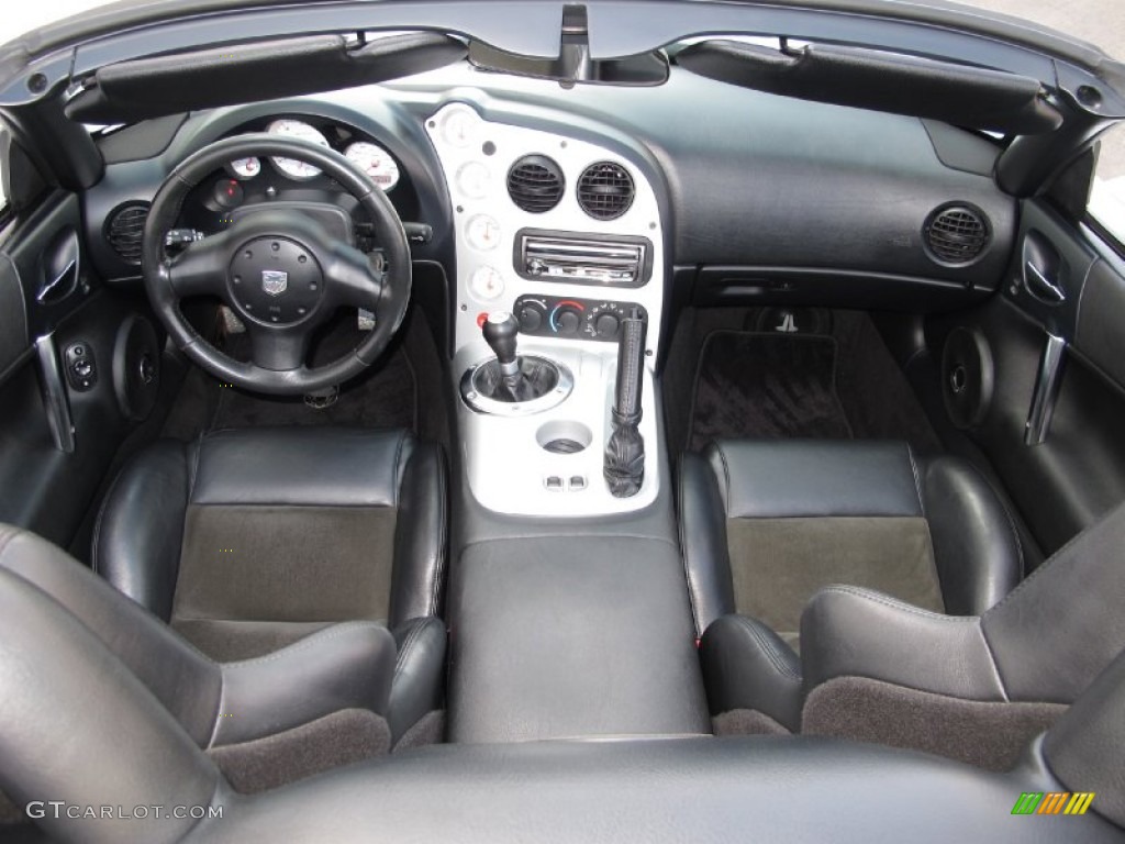 2004 Dodge Viper SRT-10 Black Dashboard Photo #62414520