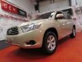 Sandy Beach Metallic - Highlander V6 4WD Photo No. 1
