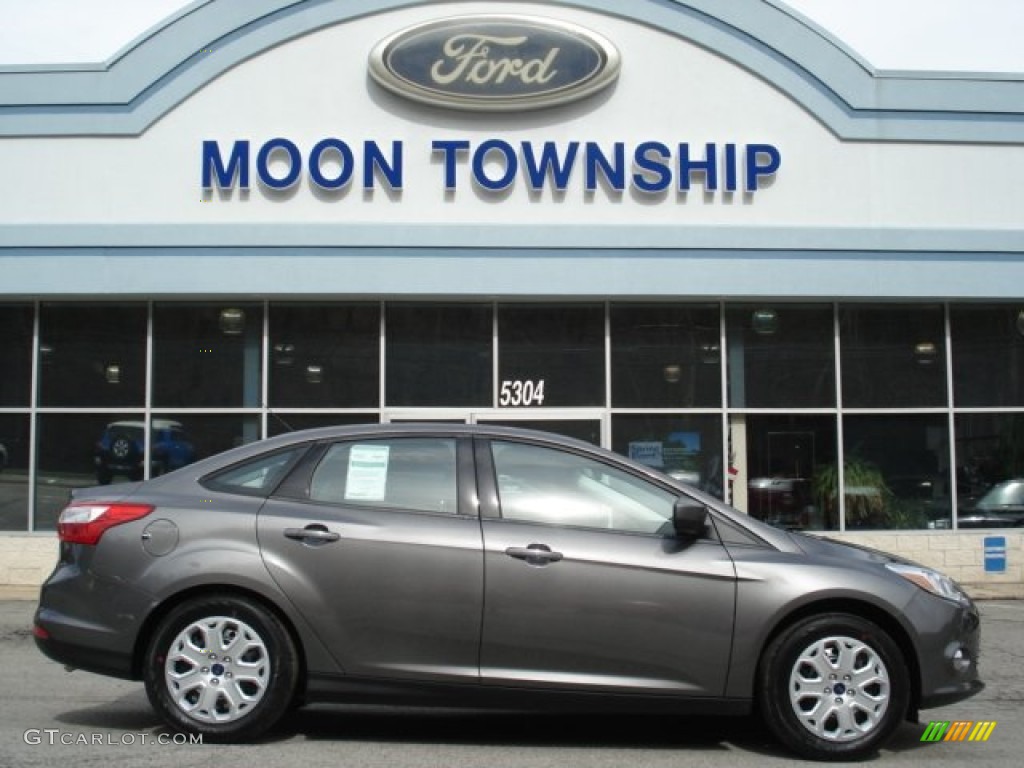 2012 Focus SE Sedan - Sterling Grey Metallic / Charcoal Black photo #1