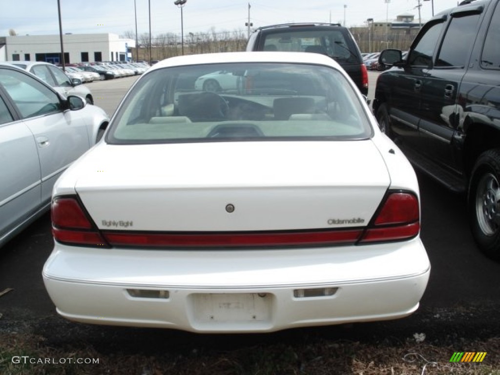1997 Eighty-Eight  - Bright White / Beige photo #5