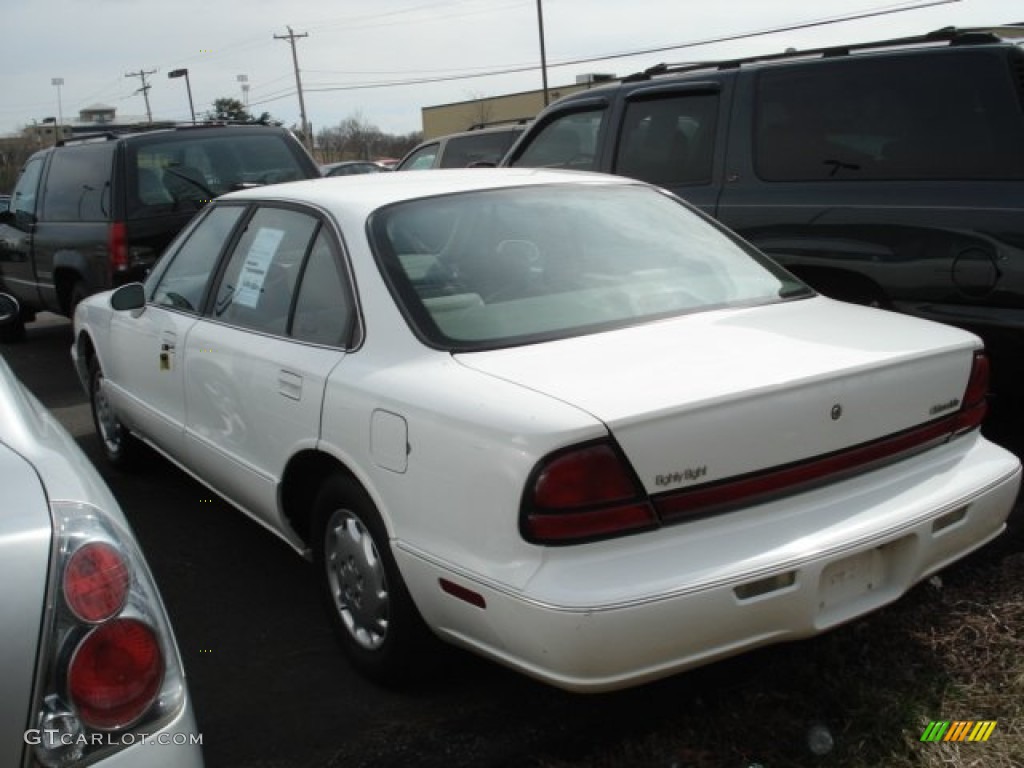 1997 Eighty-Eight  - Bright White / Beige photo #6