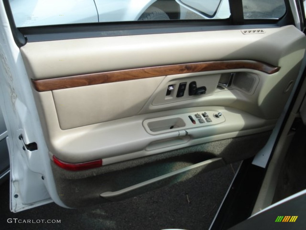 1997 Eighty-Eight  - Bright White / Beige photo #10
