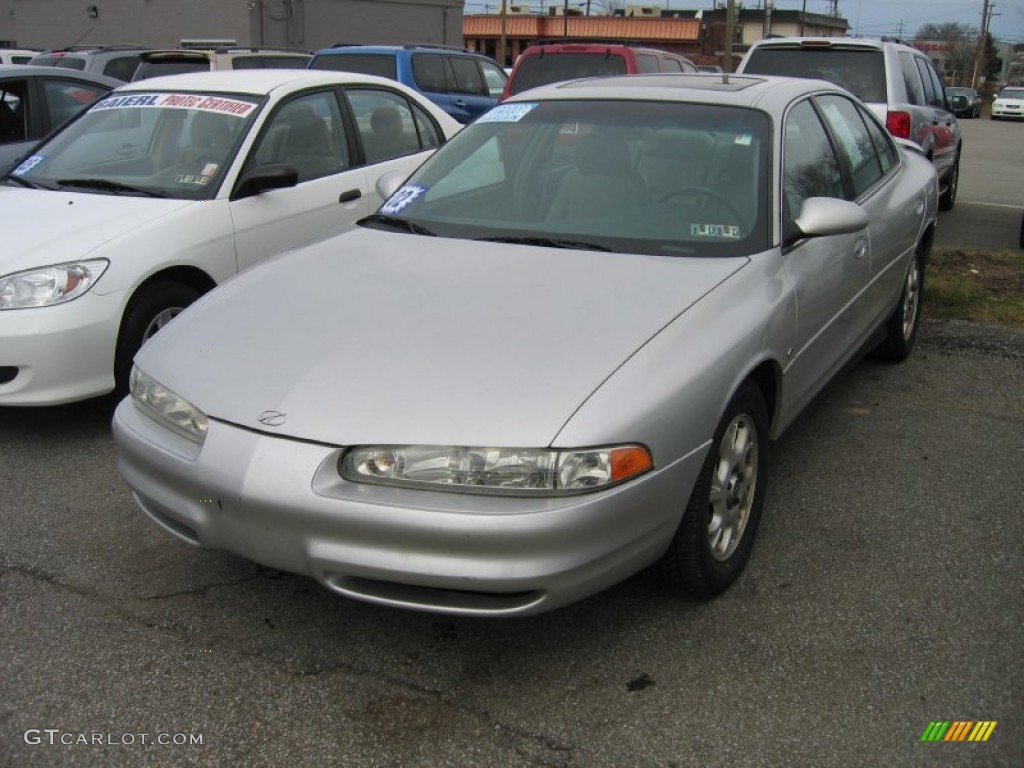 2002 Intrigue GL - Sterling Metallic / Pewter photo #2