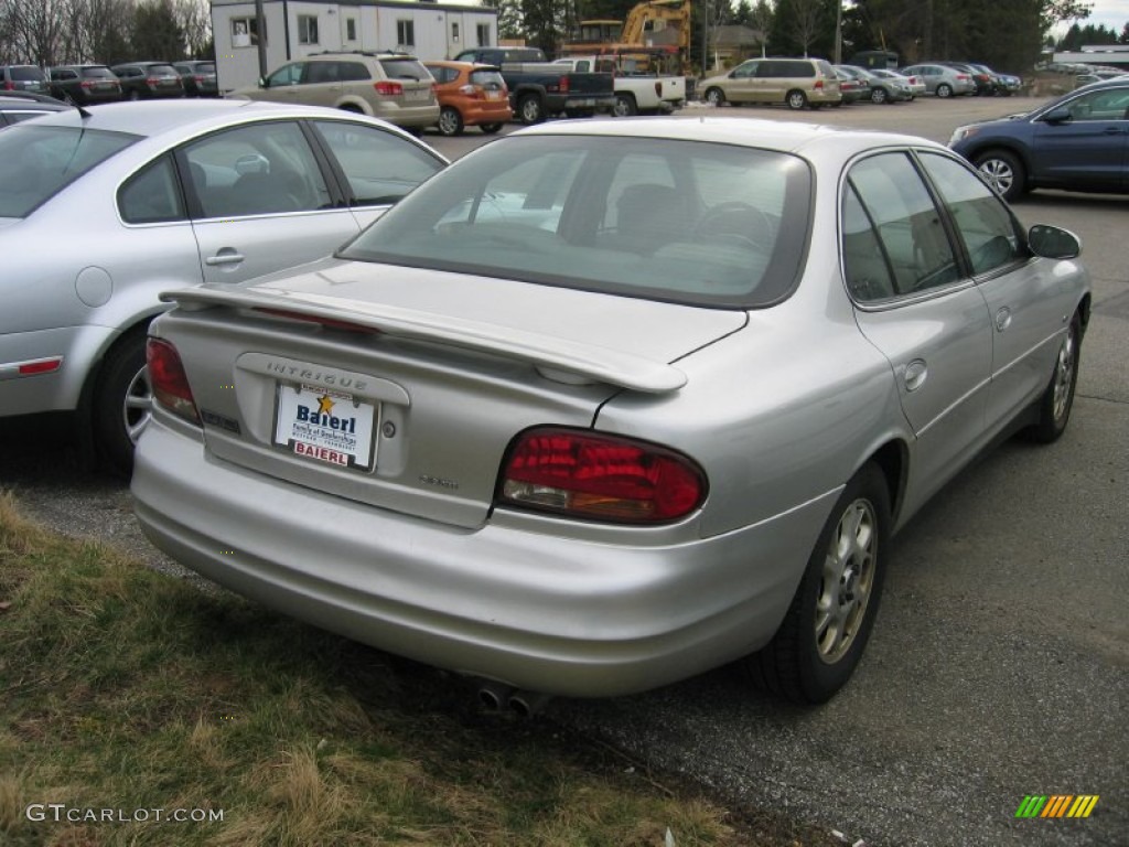 2002 Intrigue GL - Sterling Metallic / Pewter photo #3