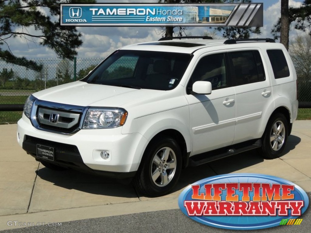 Taffeta White Honda Pilot