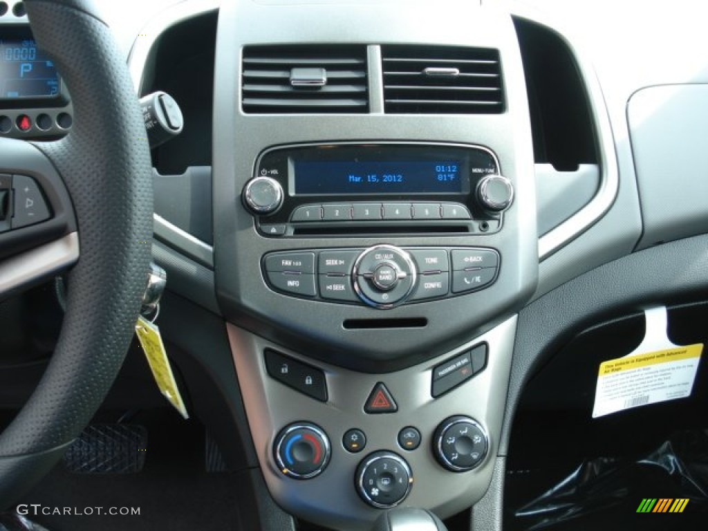 2012 Chevrolet Sonic LT Hatch Controls Photo #62424570