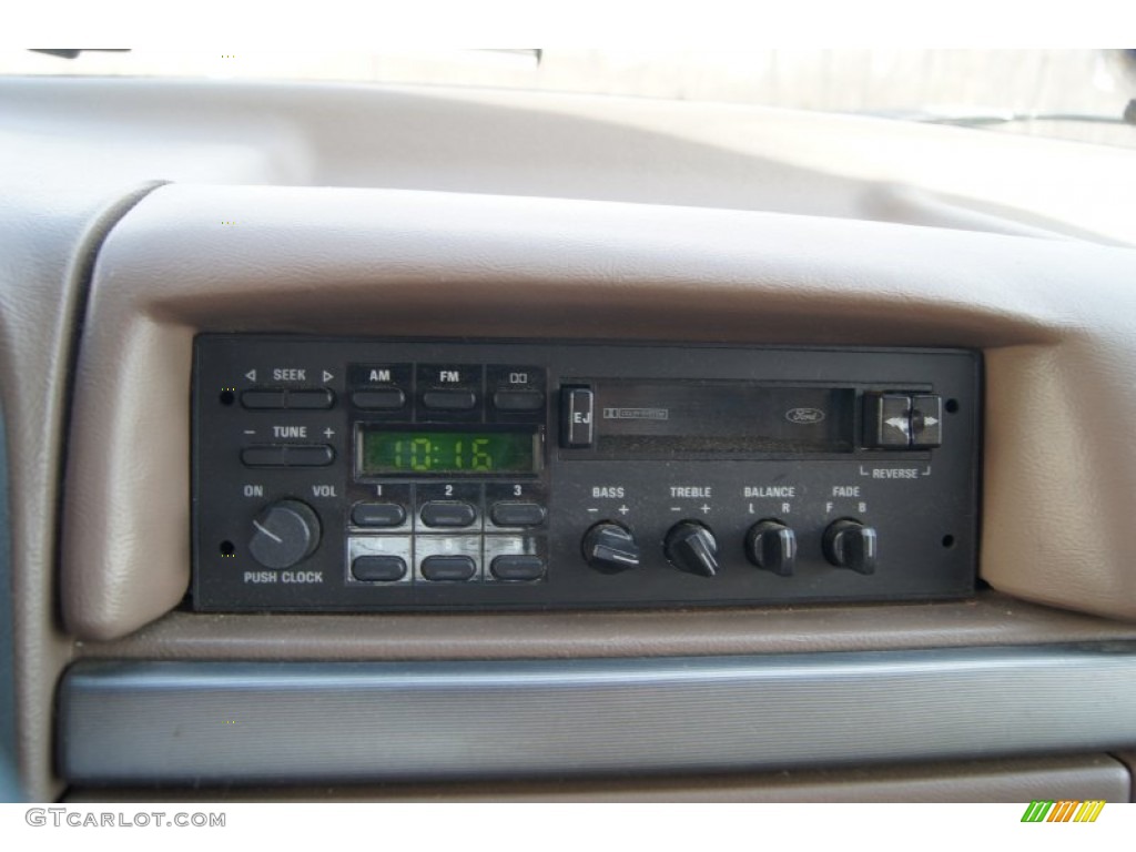 1993 Ford Bronco Eddie Bauer 4x4 Audio System Photos