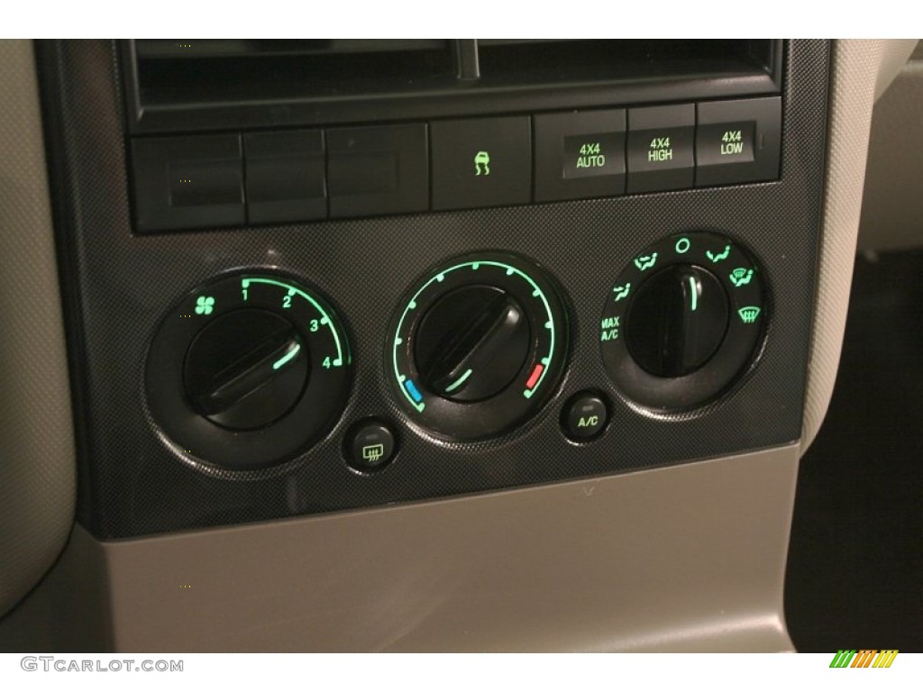 2007 Ford Explorer XLT 4x4 Controls Photo #62428680
