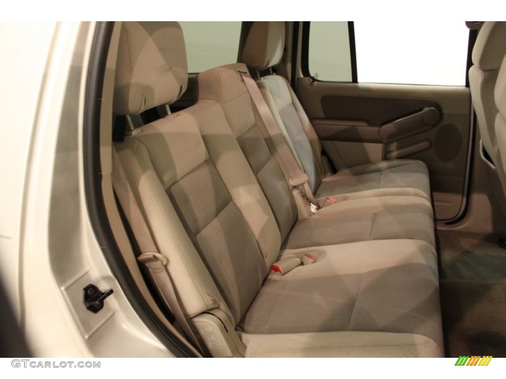 Stone Interior 2007 Ford Explorer XLT 4x4 Photo #62428698