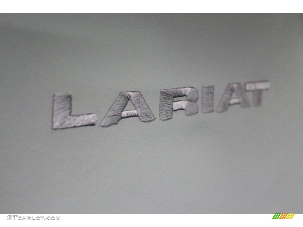 2002 Ford F350 Super Duty Lariat Crew Cab 4x4 Marks and Logos Photo #62431912