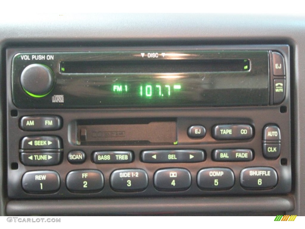 2002 Ford F350 Super Duty Lariat Crew Cab 4x4 Audio System Photo #62431933