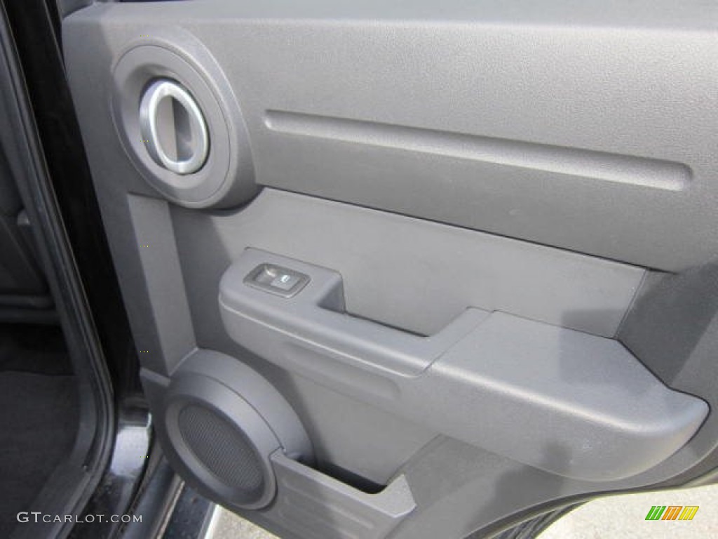 2010 Nitro SE 4x4 - Dark Charcoal Pearl / Dark Slate Gray/Light Slate Gray photo #19