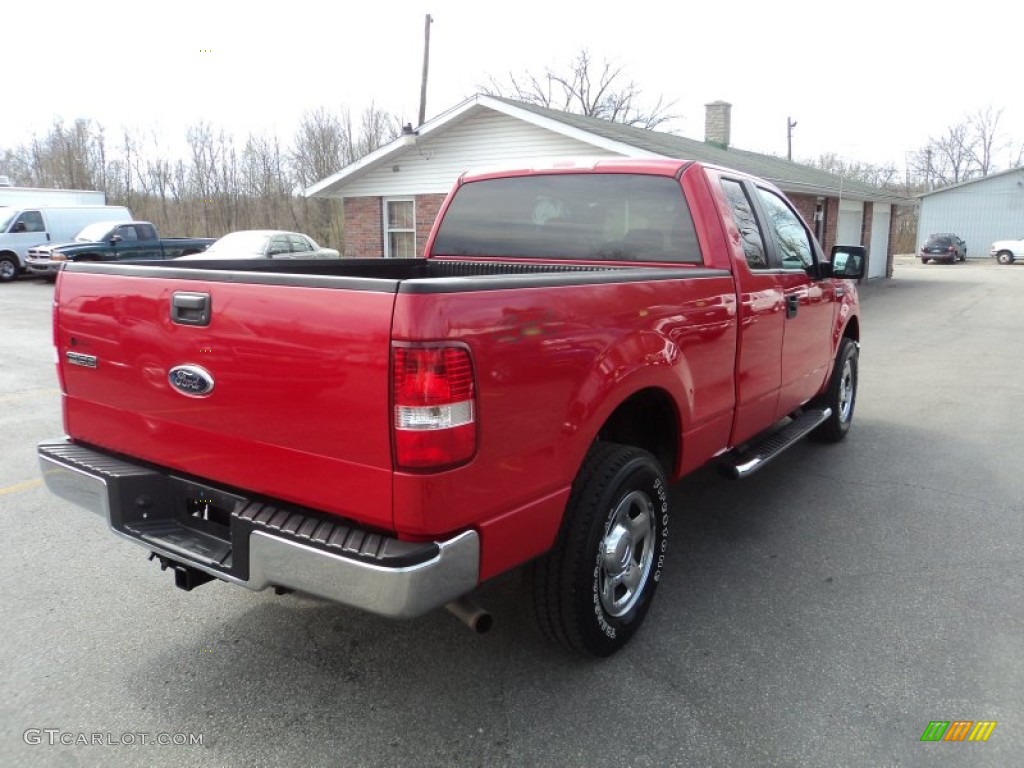 2006 F150 XLT SuperCab 4x4 - Bright Red / Medium/Dark Flint photo #3