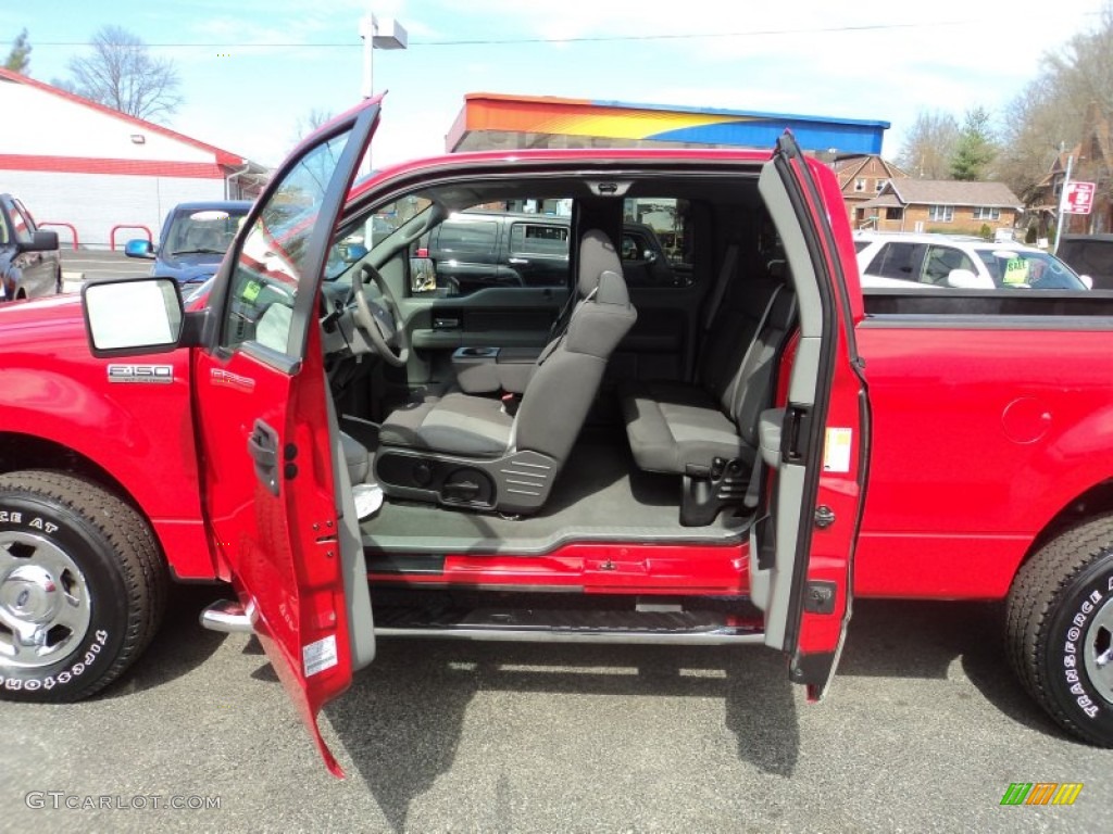 2006 F150 XLT SuperCab 4x4 - Bright Red / Medium/Dark Flint photo #4