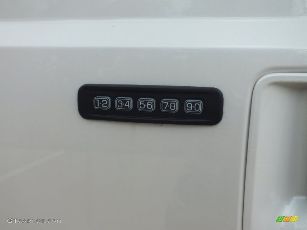 2012 F350 Super Duty Lariat Crew Cab 4x4 - White Platinum Metallic Tri-Coat / Adobe photo #12