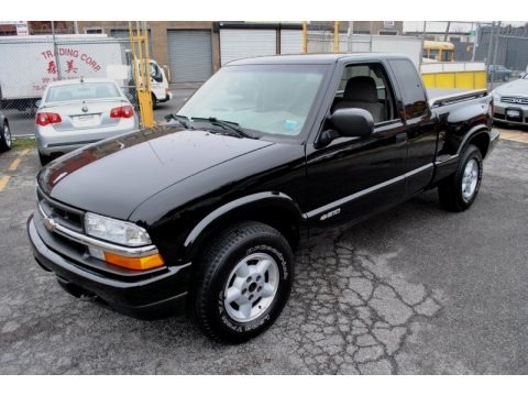 2003 Chevrolet S10 LS Extended Cab 4x4 Data, Info and Specs