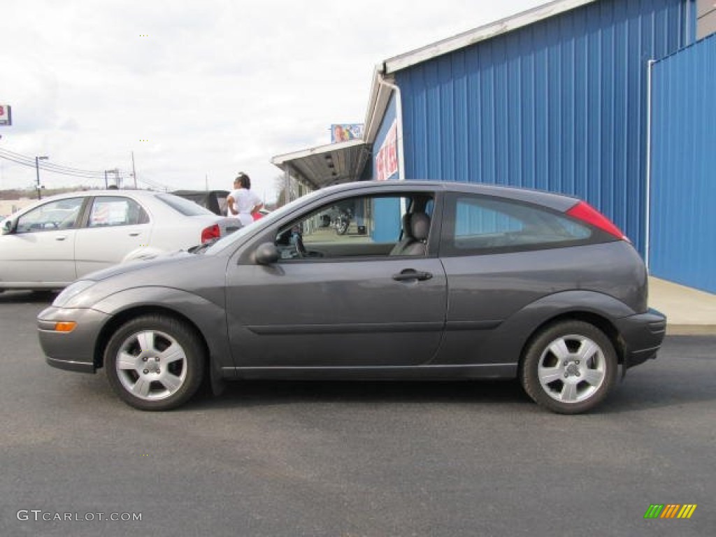 2003 Focus ZX3 Coupe - Liquid Grey Metallic / Medium Graphite photo #2