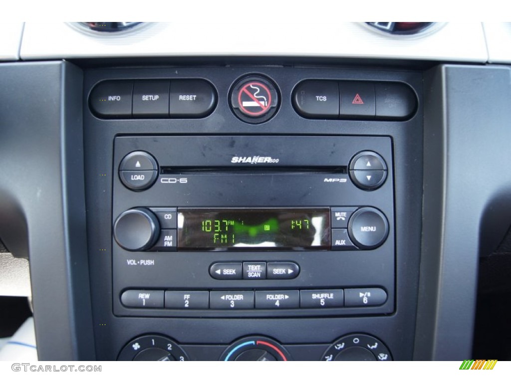2007 Ford Mustang GT Premium Coupe Audio System Photo #62442454