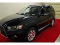 2010 Labrador Black Pearl Mitsubishi Outlander SE  photo #3