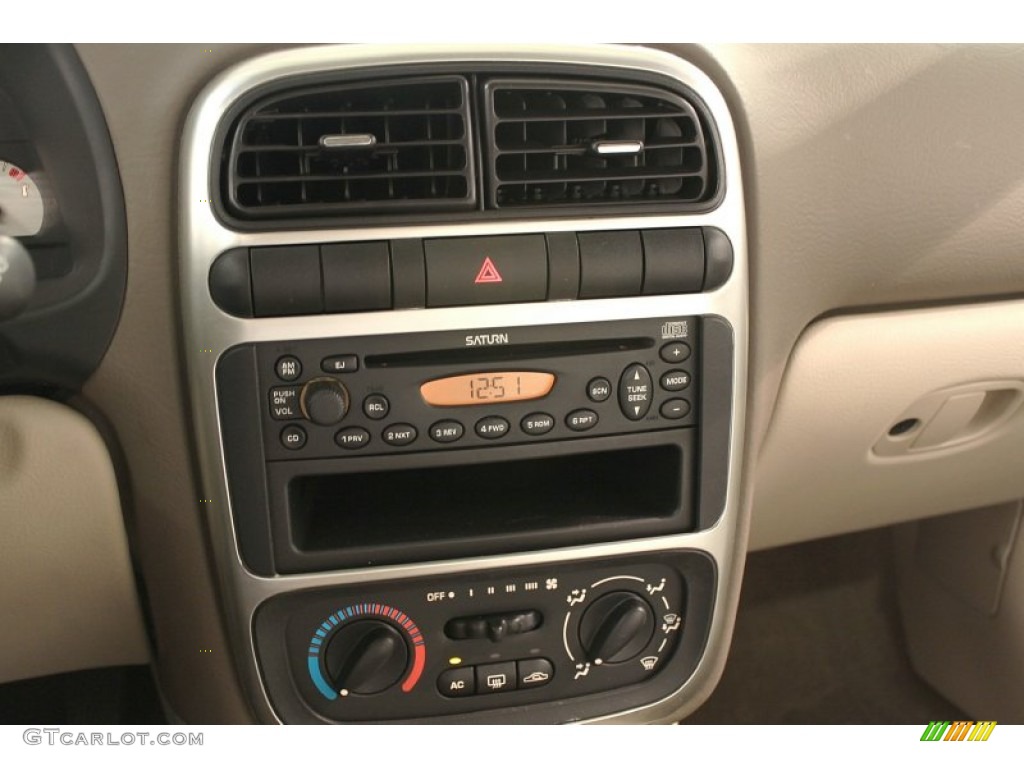 2003 Saturn L Series LW300 Wagon Controls Photo #62443996