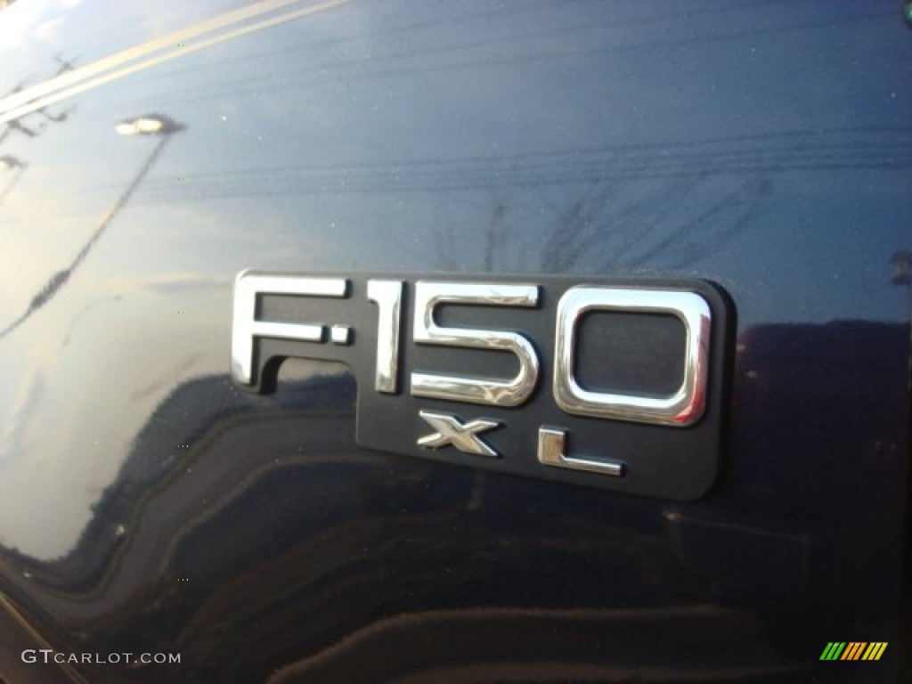 2002 Ford F150 XL Regular Cab Marks and Logos Photos