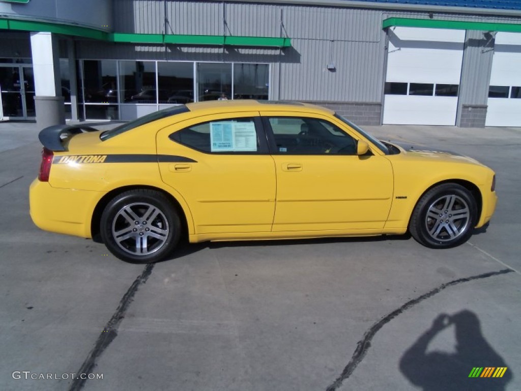 Top Banana Yellow 2006 Dodge Charger R/T Daytona Exterior Photo #62449525