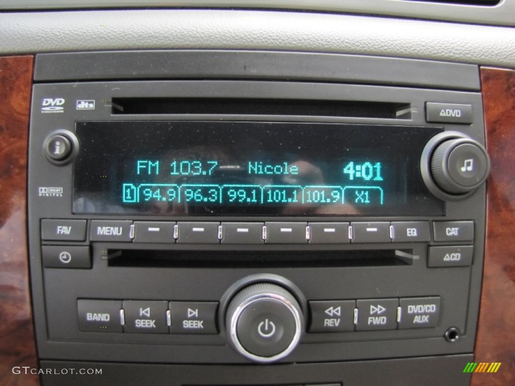 2011 Chevrolet Suburban LT 4x4 Audio System Photo #62452590