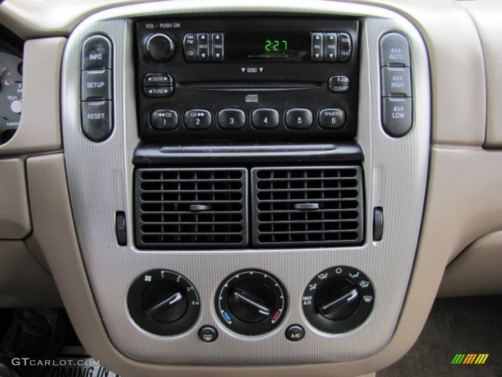 2005 Ford Explorer XLT 4x4 Controls Photo #62454385