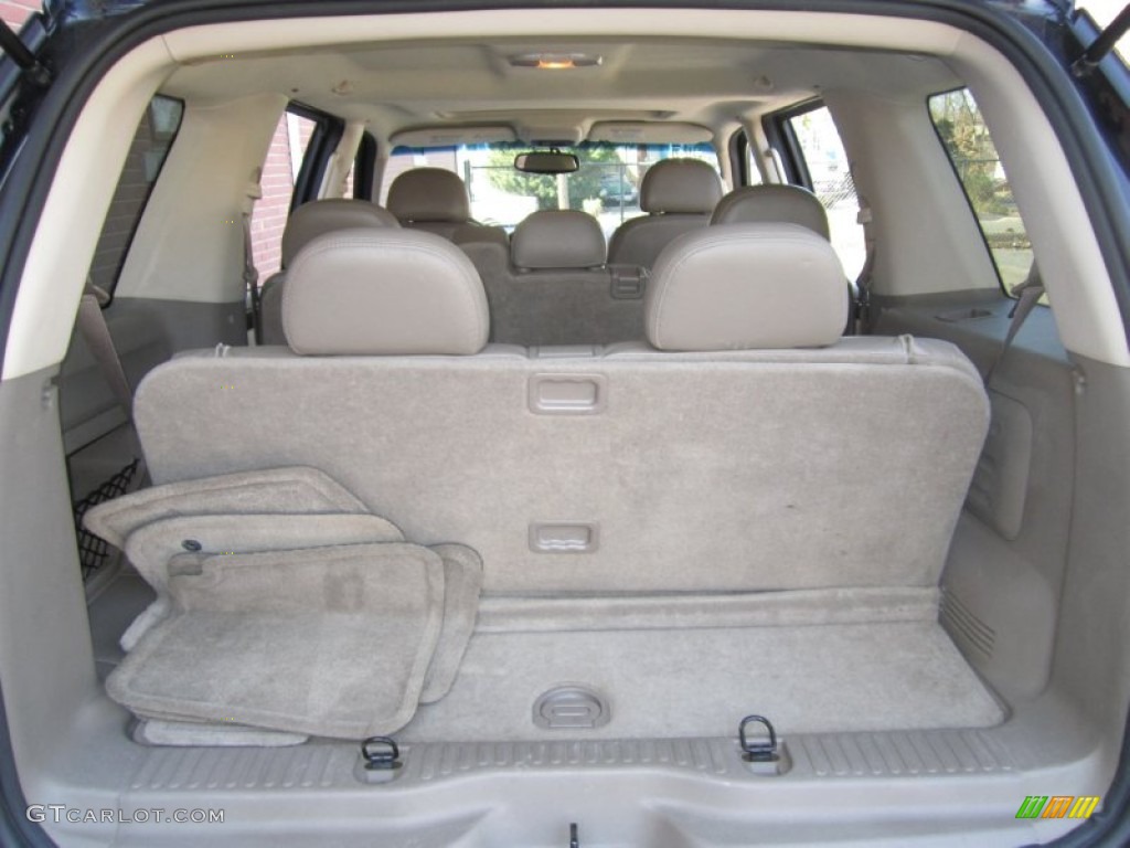 2004 Ford Explorer Eddie Bauer 4x4 Trunk Photo #62454631