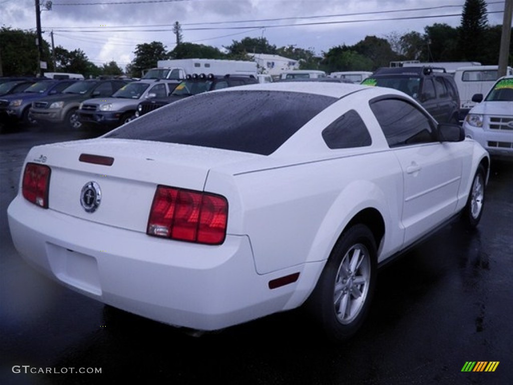 2008 Mustang V6 Premium Coupe - Performance White / Light Graphite photo #11