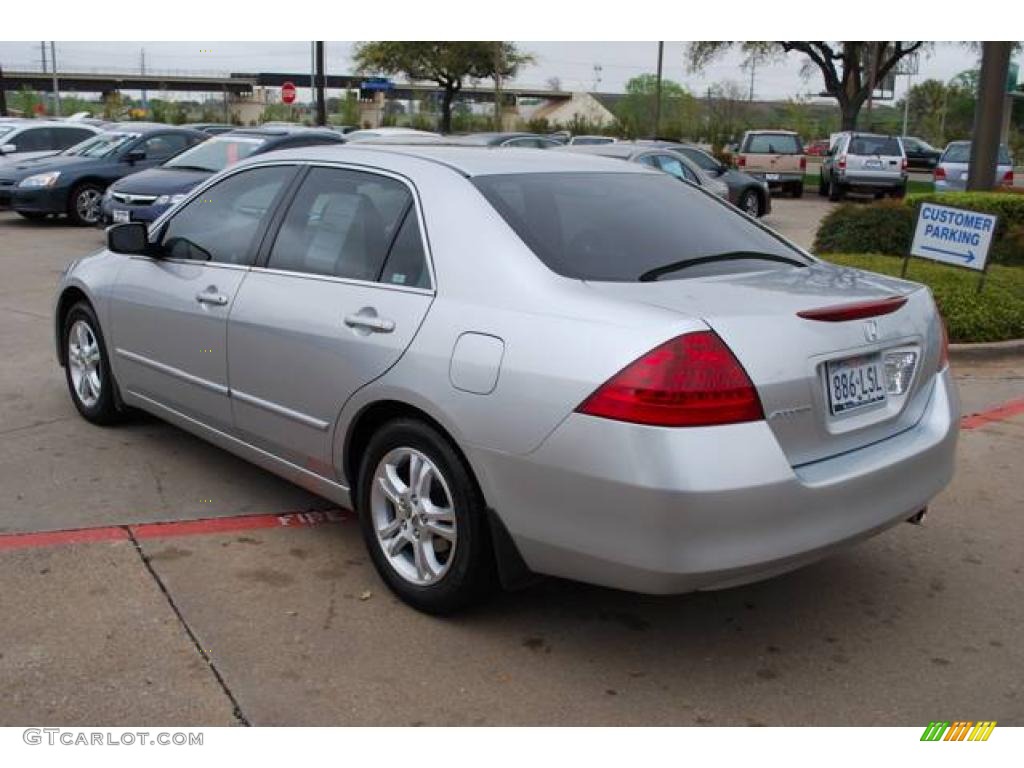 2006 Accord SE Sedan - Alabaster Silver Metallic / Black photo #5