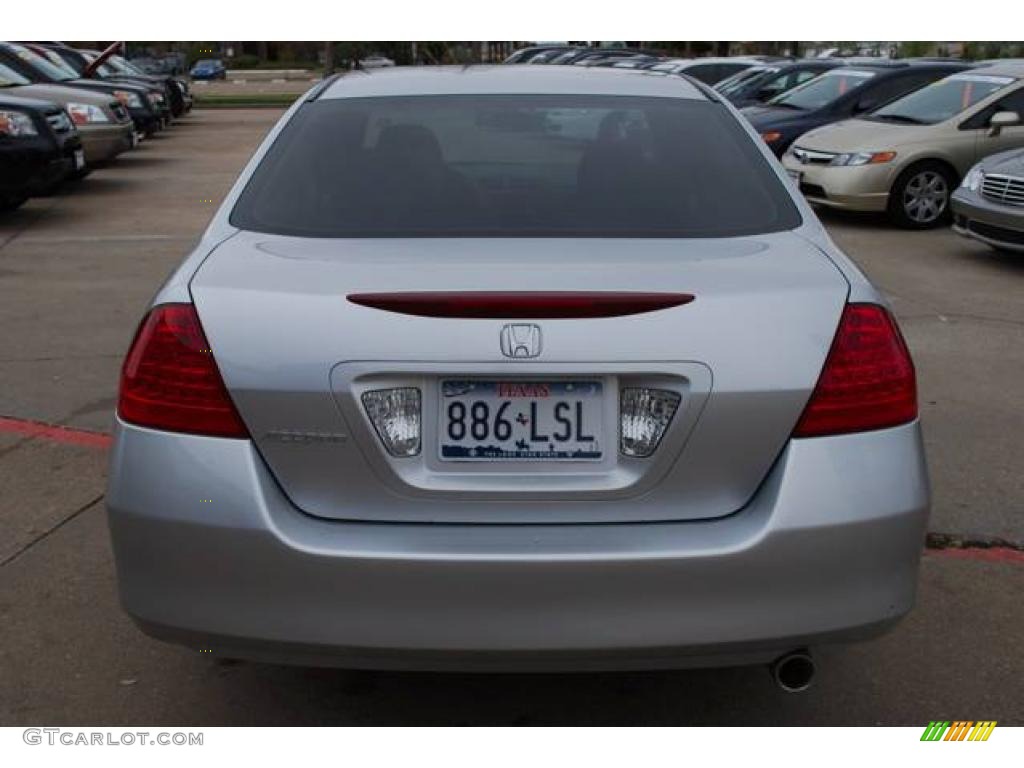 2006 Accord SE Sedan - Alabaster Silver Metallic / Black photo #6
