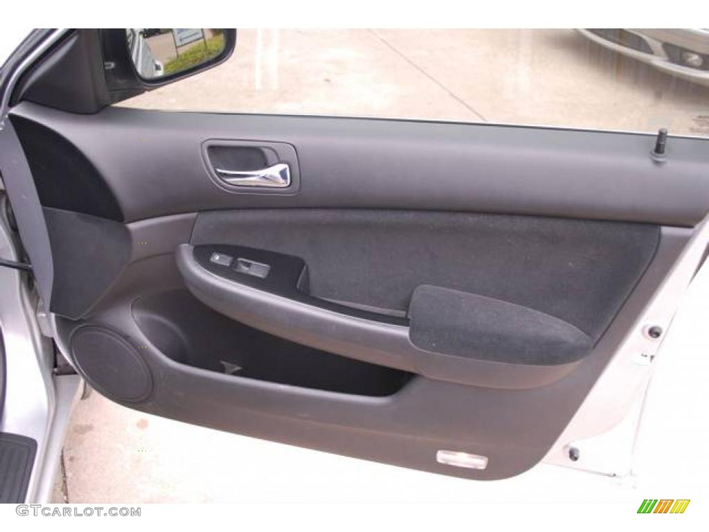2006 Accord SE Sedan - Alabaster Silver Metallic / Black photo #20