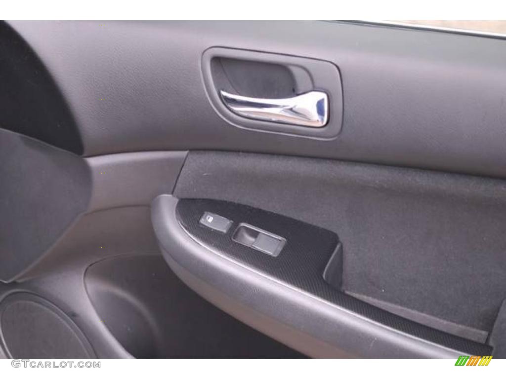 2006 Accord SE Sedan - Alabaster Silver Metallic / Black photo #21