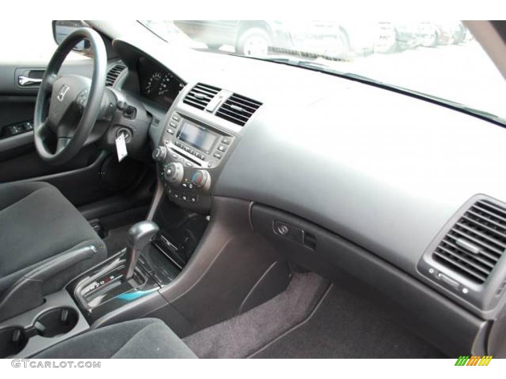 2006 Accord SE Sedan - Alabaster Silver Metallic / Black photo #24