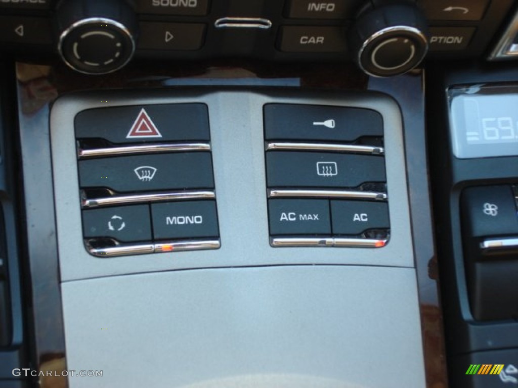 2010 Porsche Panamera 4S Controls Photo #62461648