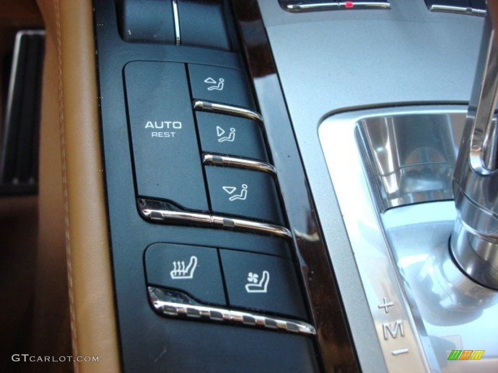 2010 Porsche Panamera 4S Controls Photo #62461657