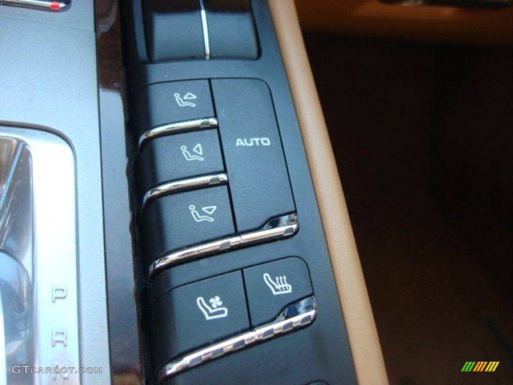 2010 Porsche Panamera 4S Controls Photo #62461666