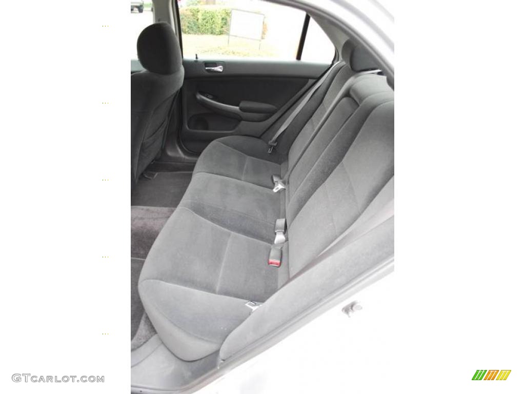 2006 Accord SE Sedan - Alabaster Silver Metallic / Black photo #30