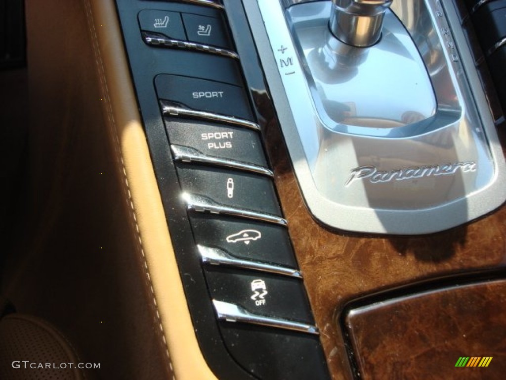 2010 Porsche Panamera 4S Controls Photo #62461675