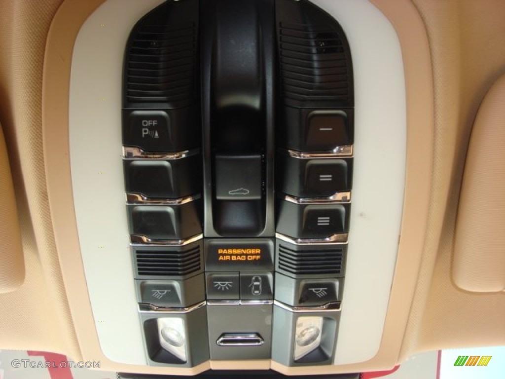 2010 Porsche Panamera 4S Controls Photo #62461702