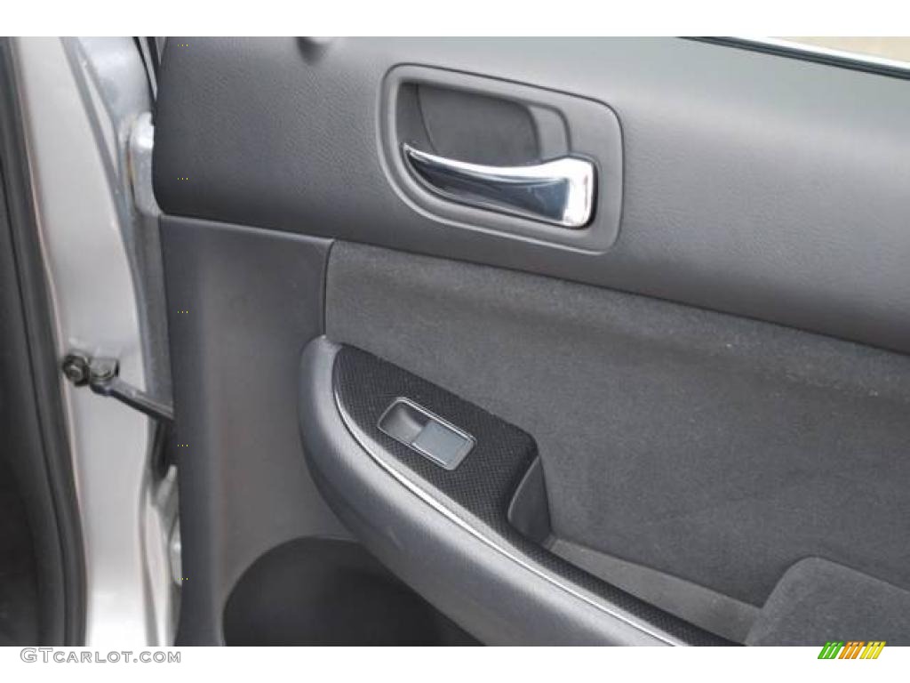 2006 Accord SE Sedan - Alabaster Silver Metallic / Black photo #33