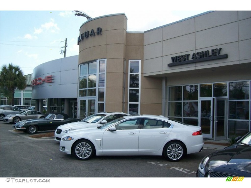 Polaris White Jaguar XF