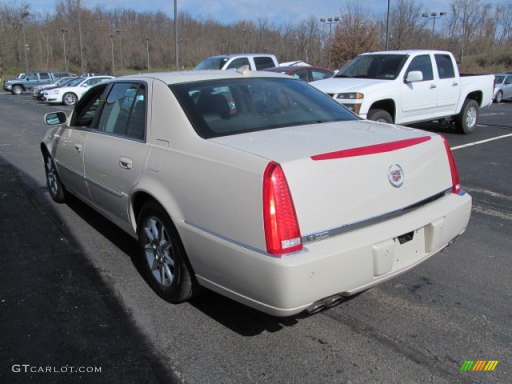 Vanille Latte Metallic 2011 Cadillac DTS Luxury Exterior Photo #62467336